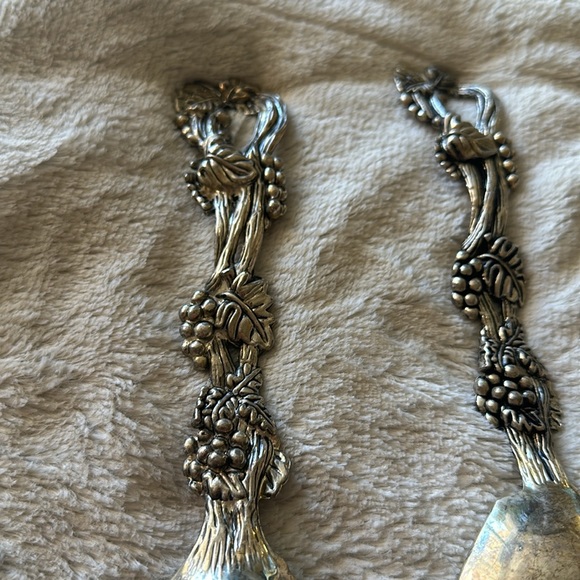 Set of 3 Vintage Silver Plate Vineyard Grape Leaves Salad Set / Spoon Fork Cake. - Picture 10 of 15